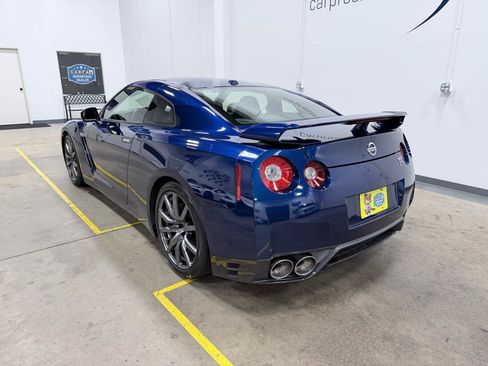 Used 2014 Nissan GT-R Premium AWD/4WD image 5