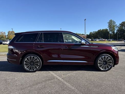 Used 2022 Lincoln Aviator Black Label w/ Dynamic Handling Package image 4