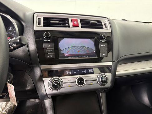 Used 2018 Subaru Outback 2.5i AWD/4WD image 14