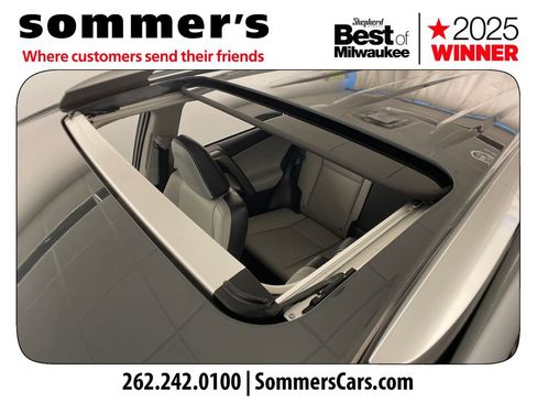 Used 2016 Toyota RAV4 Limited AWD/4WD image 18
