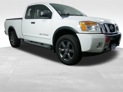 Used 2015 Nissan Titan SV w/ SV Value Truck Package AWD/4WD image 2