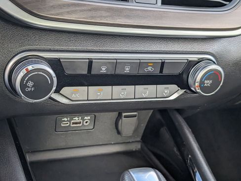 Used 2024 Nissan Altima 2.5 SV image 17