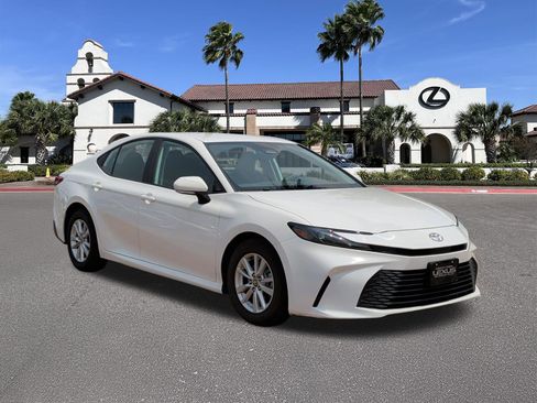 Used 2025 Toyota Camry LE FWD image 1