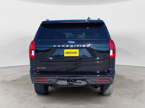 Certified 2025 Ford Expedition Active AWD/4WD image 6