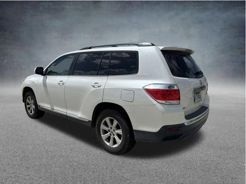 Used 2013 Toyota Highlander SE FWD image 5