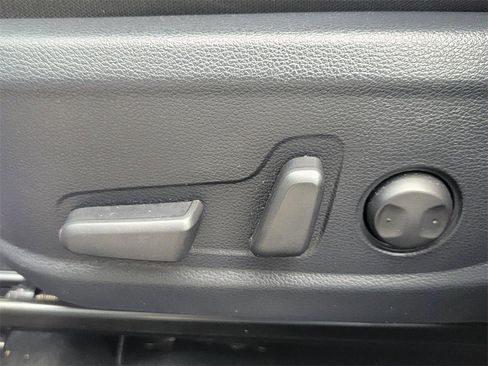 Used 2024 Kia Seltos EX image 32