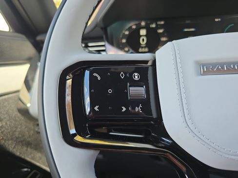 New 2025 Land Rover Range Rover Sport Dynamic SE image 17