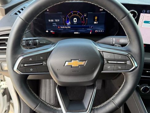 Used 2025 Chevrolet Traverse LT w/ Driver Confidence Package FWD image 14
