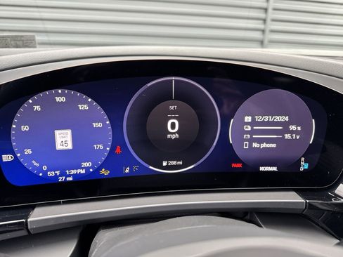 New 2025 Porsche Macan 4 Electric AWD/4WD image 33
