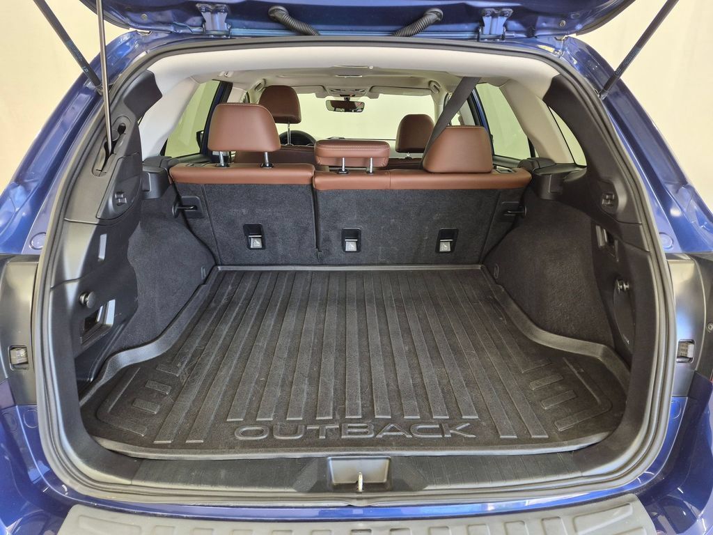 Used 2017 Subaru Outback 2.5i Touring AWD/4WD image 29