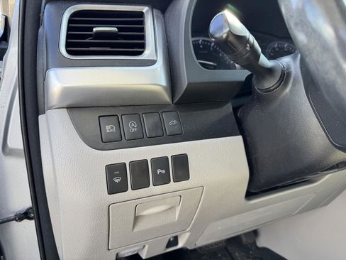 Used 2017 Toyota Highlander Limited image 7