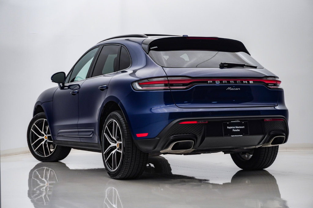 Certified 2026 Porsche Macan AWD/4WD image 3