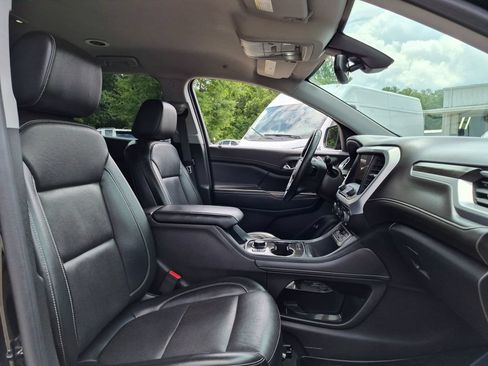 Used 2023 GMC Acadia SLT FWD image 30