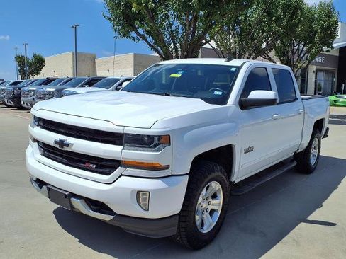 Used 2018 Chevrolet Silverado 1500 LT w/ Texas Edition AWD/4WD image 27