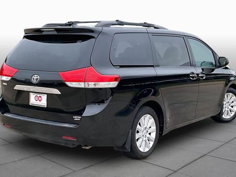 Used 2011 Toyota Sienna Limited w/ Premium Pkg AWD/4WD image 11