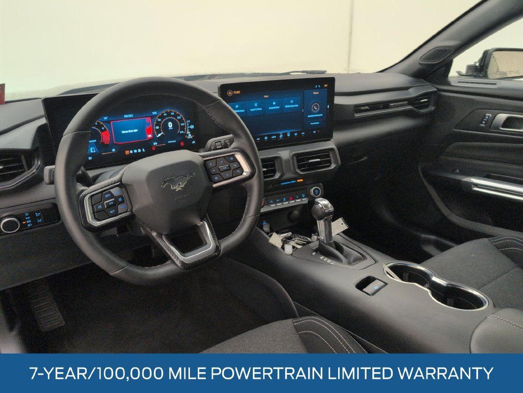 Used 2025 Ford Mustang Coupe RWD image 4