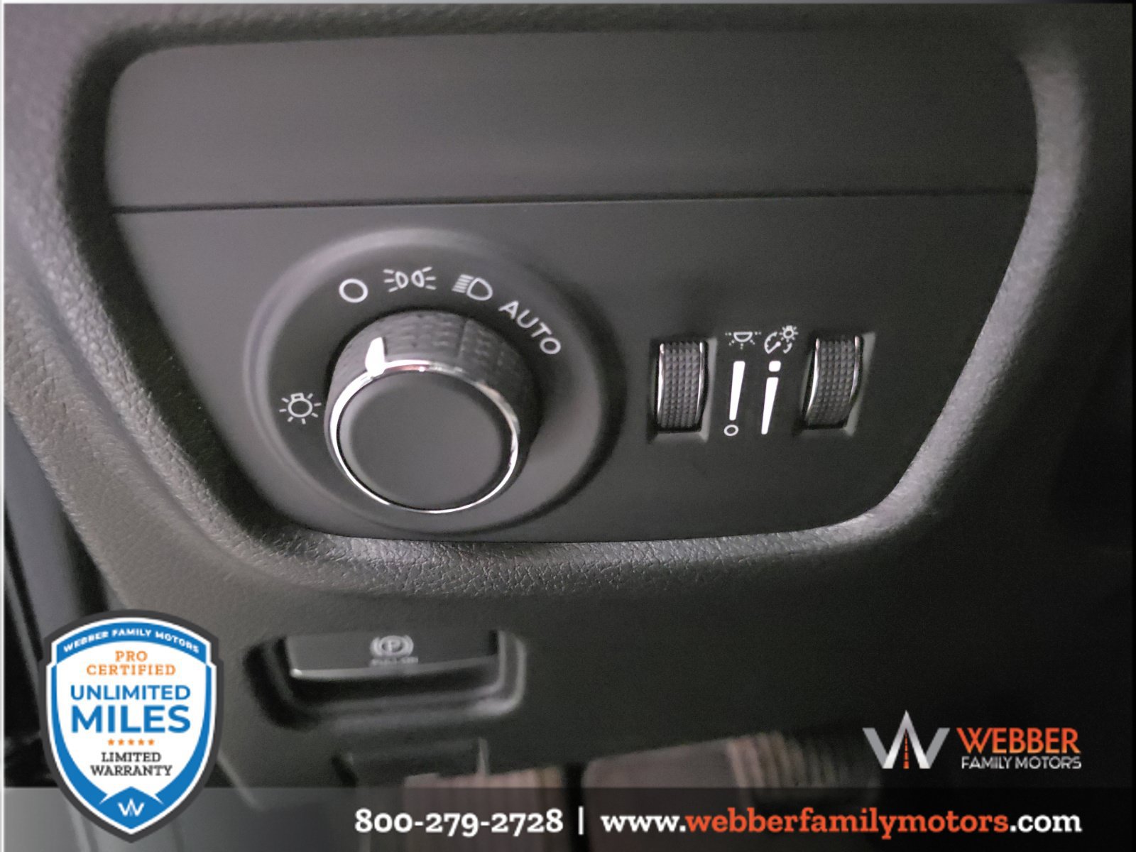 New 2027 Jeep Grand Cherokee Laredo X AWD/4WD image 14