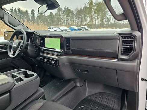Certified 2025 GMC Sierra 1500 SLE w/ Preferred Package image 39