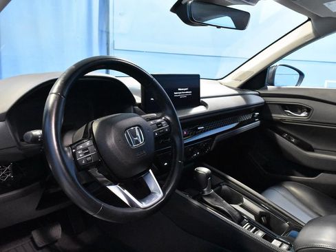 Used 2024 Honda Accord Touring image 2