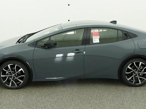 New 2026 Toyota Prius Plug-In Hybrid FWD image 9