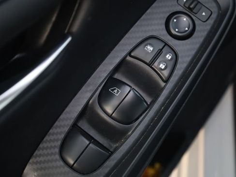 Used 2025 Nissan Sentra SV image 13