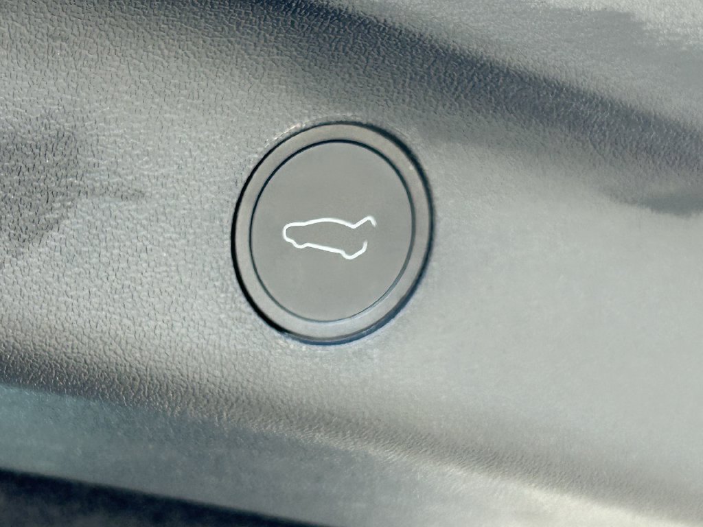 Used 2024 Tesla Model Y Long Range RWD image 13