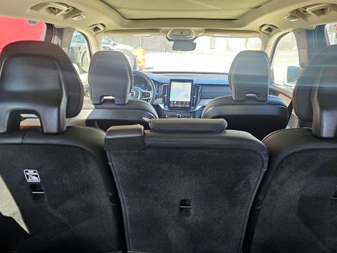 Certified 2025 Volvo XC90 T8 Plus w/ Protection Package Premier image 8