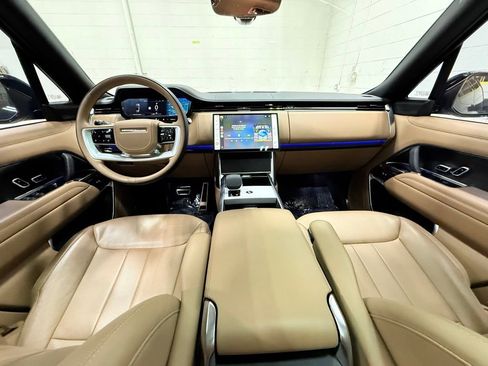 Used 2025 Land Rover Range Rover Long Wheelbase SE AWD/4WD image 37