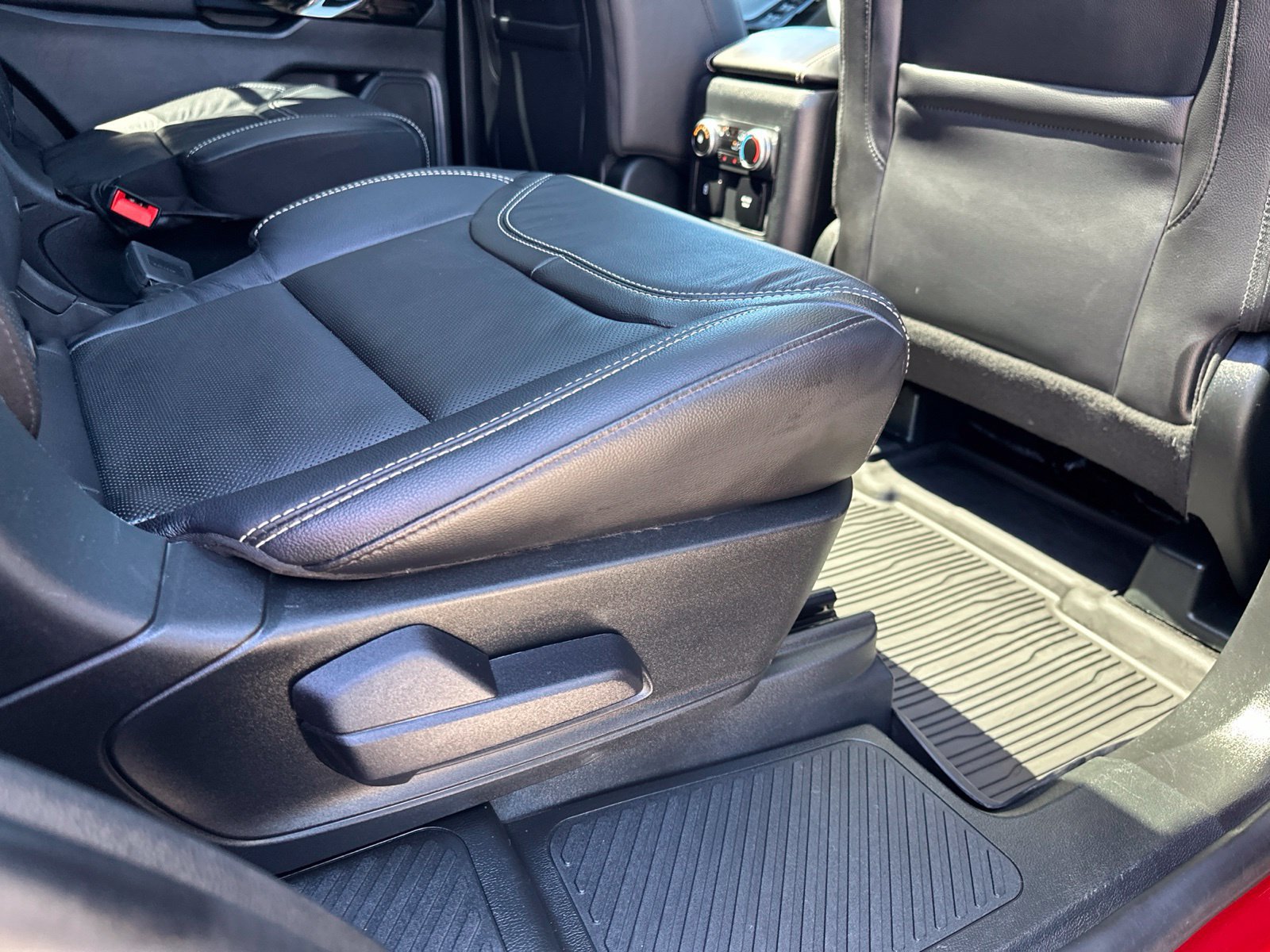 Used 2023 Ford Explorer ST w/ Equipment Group 401A AWD/4WD image 37