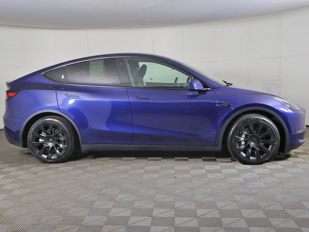 Used 2023 Tesla Model Y Long Range AWD/4WD image 18