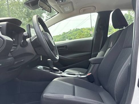 Used 2025 Toyota Corolla LE FWD image 9