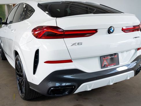 Used 2022 BMW X6 xDrive40i w/ M Sport Package AWD/4WD image 17