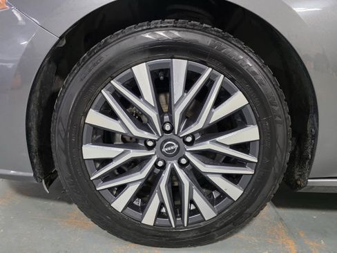 Used 2023 Nissan Altima 2.5 SV FWD image 11