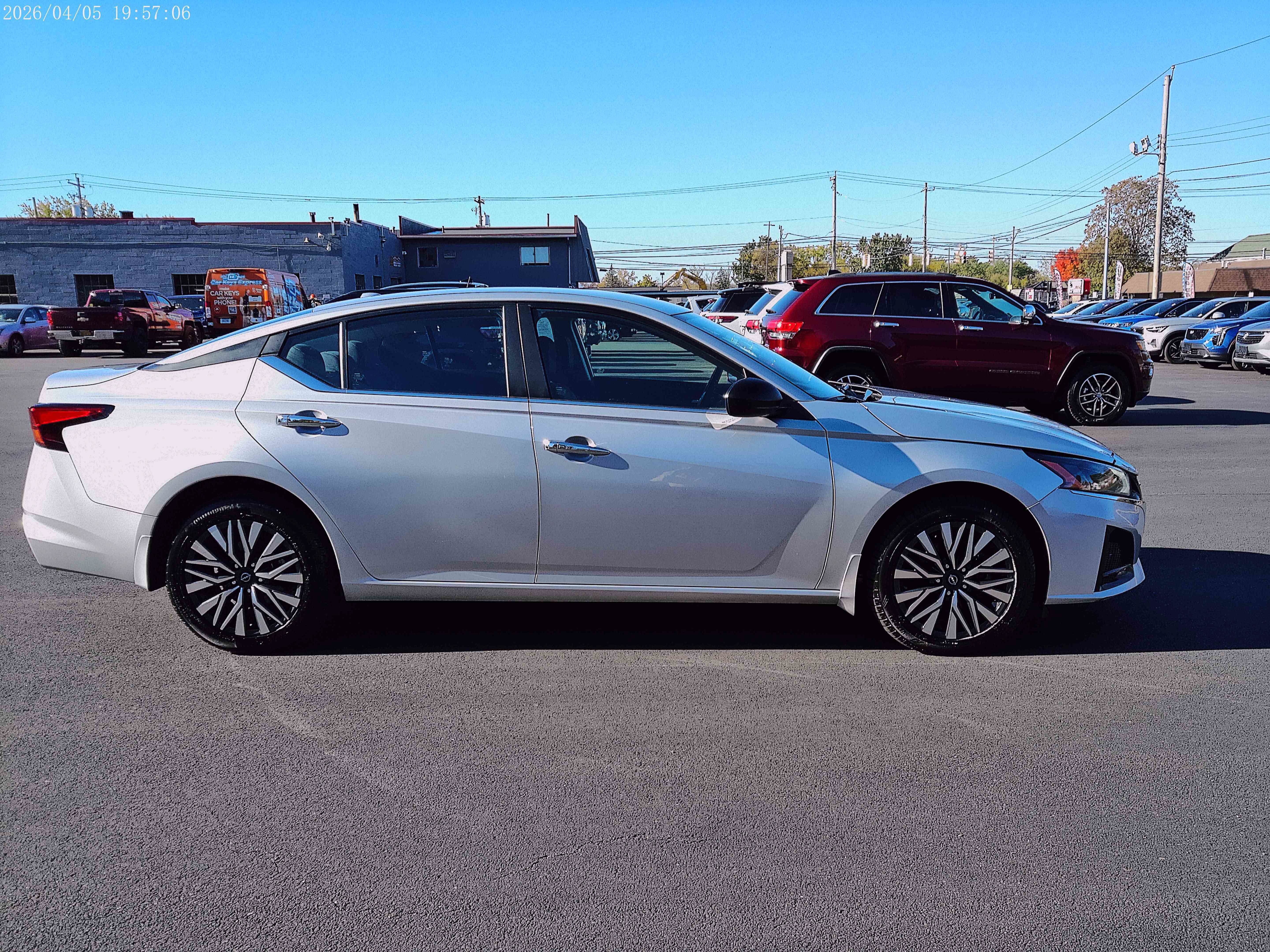 Used 2024 Nissan Altima 2.5 SV AWD/4WD image 6