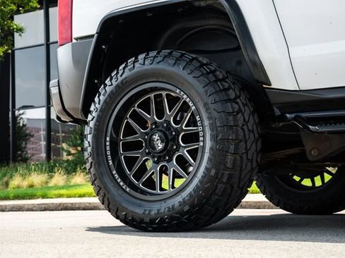 Used 2009 HUMMER H3 Alpha image 53