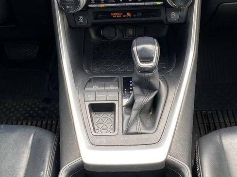 Used 2021 Toyota RAV4 XLE Premium FWD image 19
