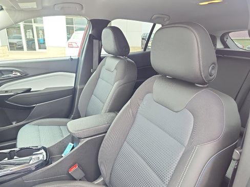 Used 2026 Chevrolet Trax LT w/ Driver Confidence Package FWD image 3