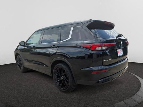Used 2024 Mitsubishi Outlander SE Black Edition FWD image 6