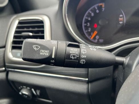 Certified 2021 Jeep Grand Cherokee Limited AWD/4WD image 24