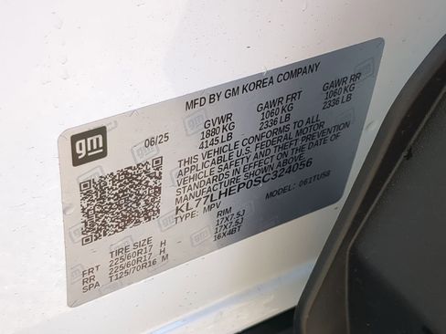 Used 2025 Chevrolet Trax LT w/ Driver Confidence Package image 35