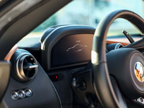 Used 2022 McLaren 720S Spider image 46