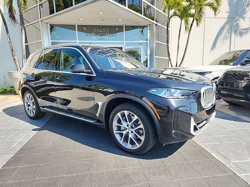 Used 2024 BMW X5 xDrive40i w/ Premium Package image 1