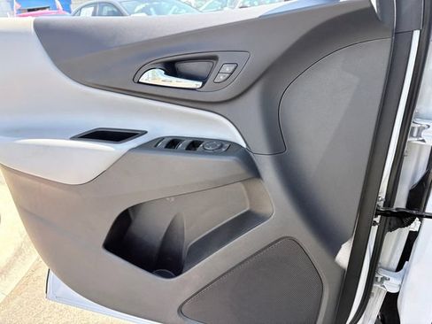 Used 2023 Chevrolet Equinox LS w/ LS Convenience Package FWD image 12