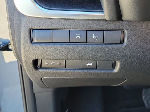 Used 2022 Nissan Rogue Platinum w/ Head-Up Display Package image 27