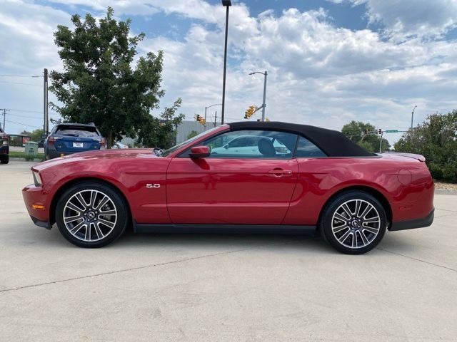 Used 2011 Ford Mustang GT Premium w/ Electronics Pkg RWD image 2
