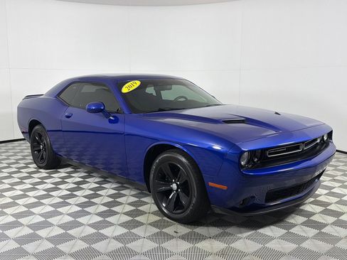 Used 2019 Dodge Challenger SXT w/ Driver Convenience Group image 3