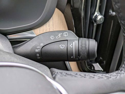 New 2026 Volvo XC60 B5 Plus w/ Protection Package Premier AWD/4WD image 36