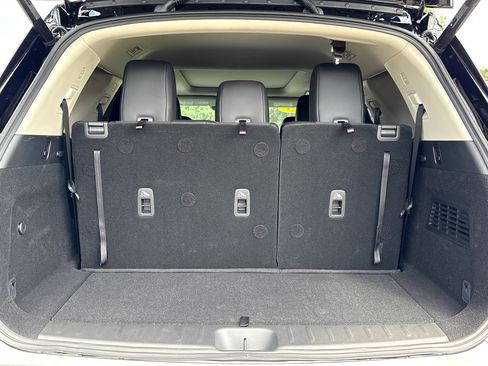 Certified 2025 Nissan Pathfinder Platinum image 26