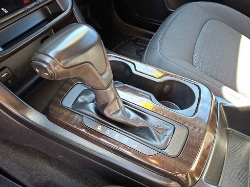 Used 2017 GMC Canyon SLE w/ SLE Convenience Package image 14