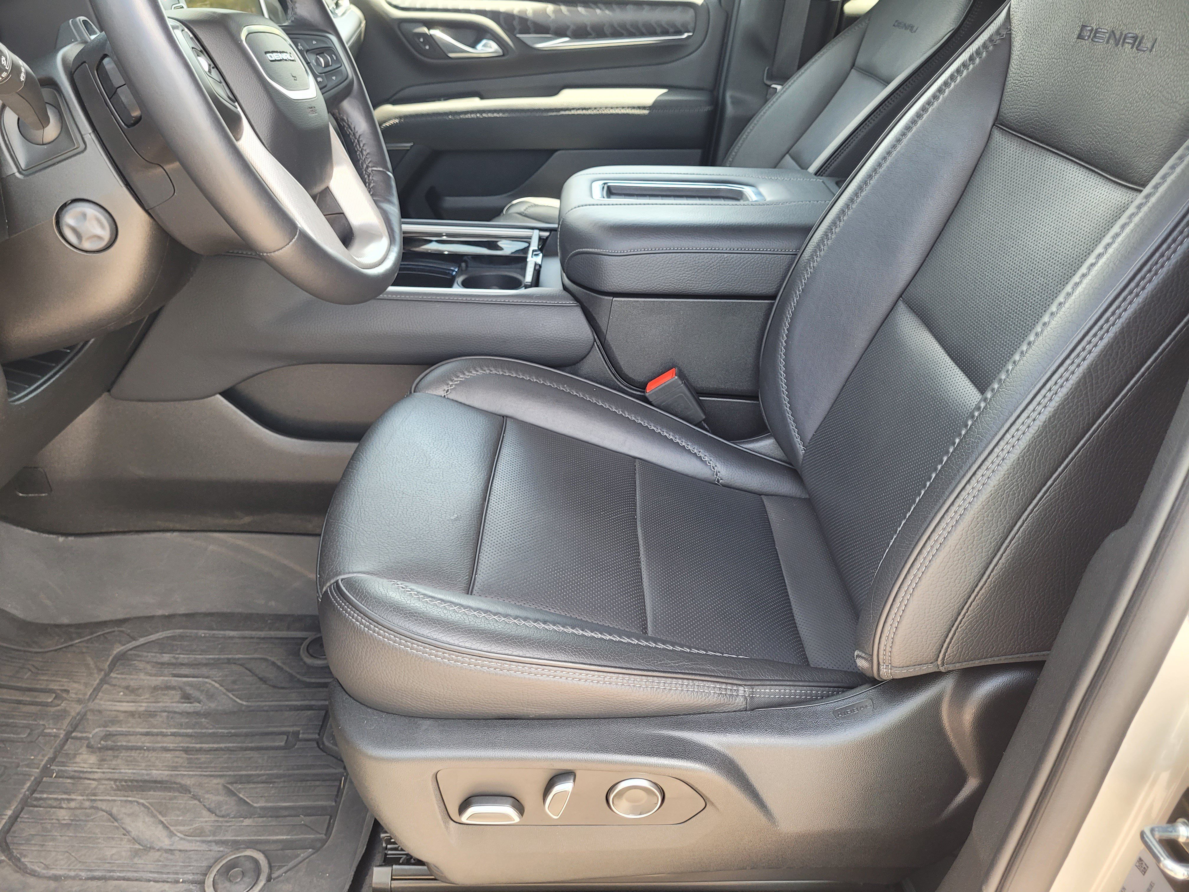 Used 2023 GMC Yukon Denali w/ Denali Reserve Package AWD/4WD image 22